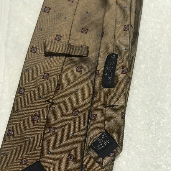 Burberry tie - Picture 2 of 3